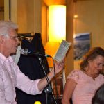 Wir lesen ein passendes Gedicht vor